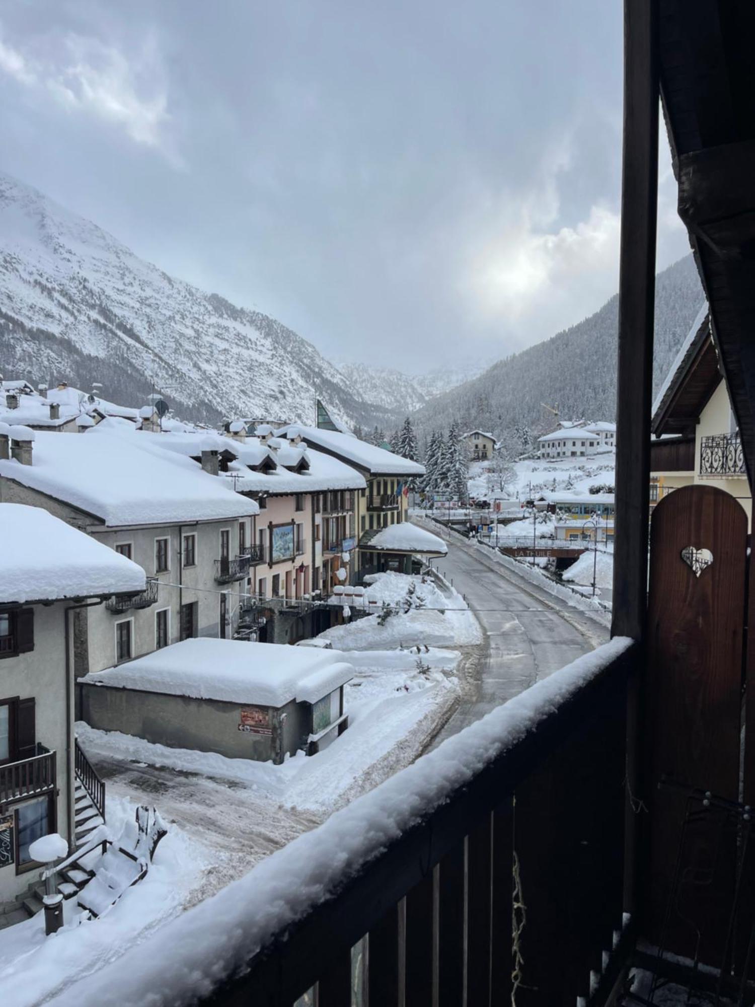 Lthorses & Dreams Bed & Breakfast La Thuile Exterior photo
