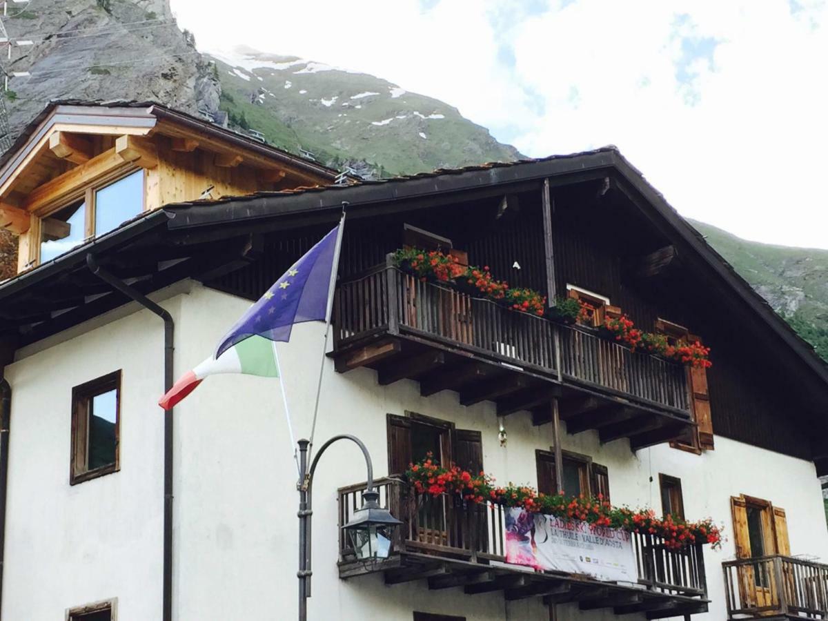 Lthorses & Dreams Bed & Breakfast La Thuile Exterior photo