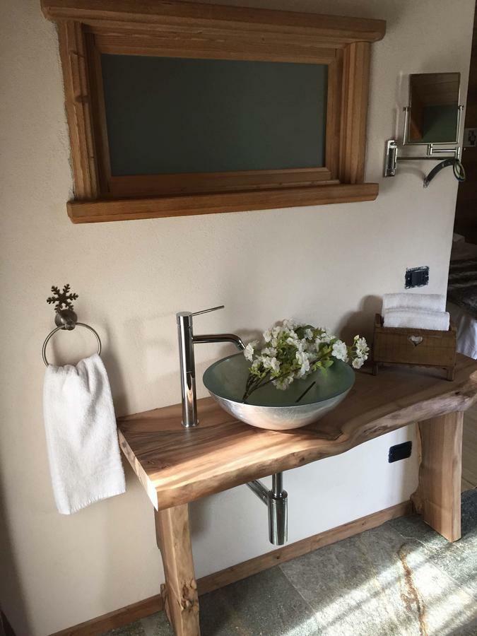 Lthorses & Dreams Bed & Breakfast La Thuile Exterior photo